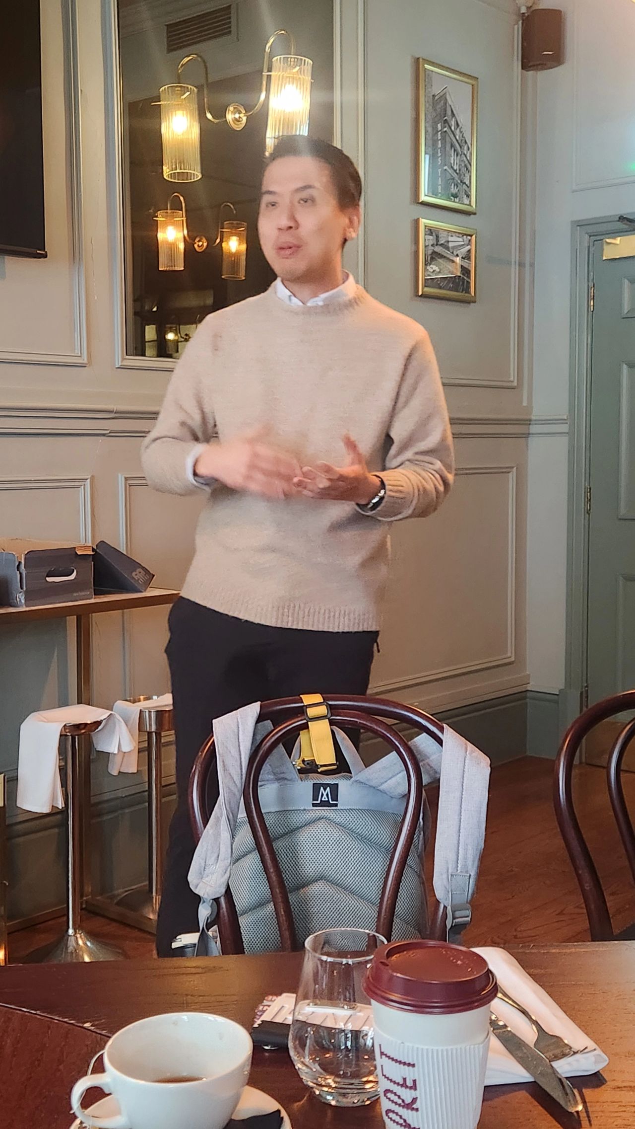 Alan Law explaining the Axia system architecture to the BNI Endeavour room